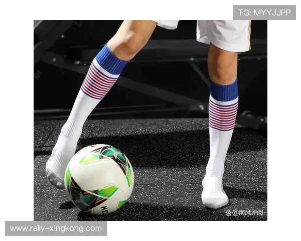 足球球星比赛中穿的袜子是一次性使用的吗揭秘背后的真相与细节